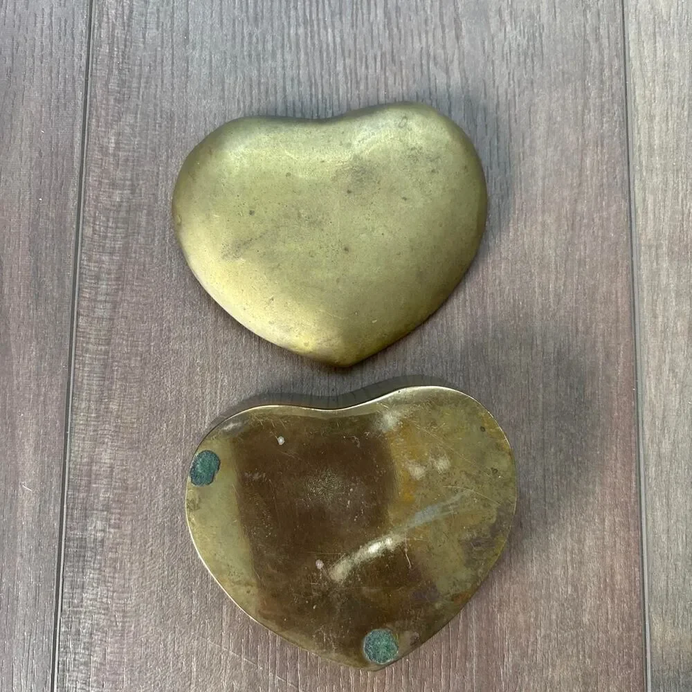Vintage Brass Decor-MCM Heart Trinket
